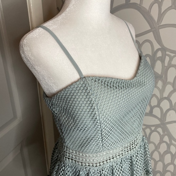 Mystic Size L Gray Cocktail Dress Mesh Fabric Cut Out Waist Strappy Peplum Tier - Picture 6 of 12